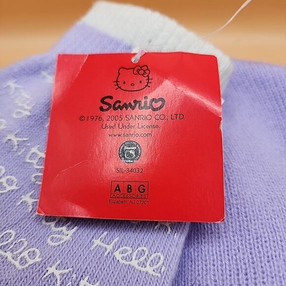 Vintage 2005 Hello Kitty Hat Lavendar Glove Set for Girls - Picture 2 of 5